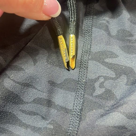 Alphalete men’s dark camo joggers - Picture 9 of 10